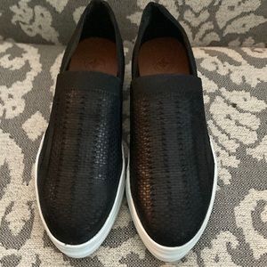 CHARLESTON SHOE CO Slip On Size 9